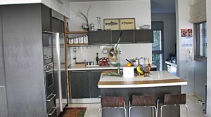 Spacious Apartment in the Beeri-Nehardea Project Near Kikar HaMedina