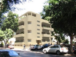 Customizable Bauhaus Penthouse in the City Center of Tel Aviv