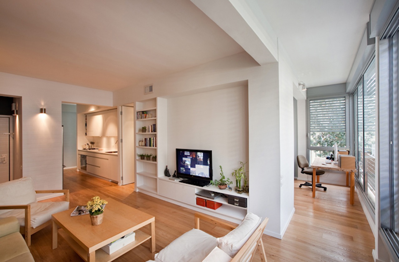 Restored Flat in Tel Aviv’s Old North by Sfaro Architects