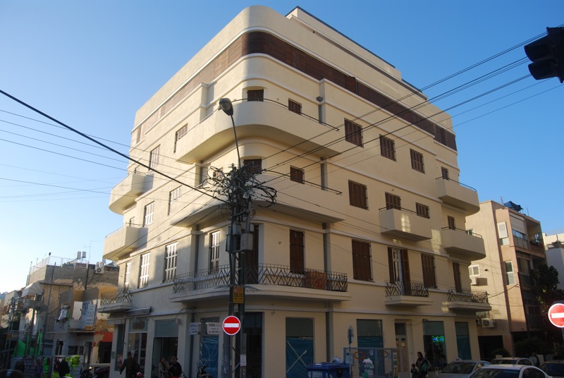 1 Bedroom Bauhaus Apartment for Rent in Lev Tel Aviv