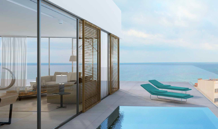 Luxurious Seaside Penthouse with Rooftop Pool in the City Center