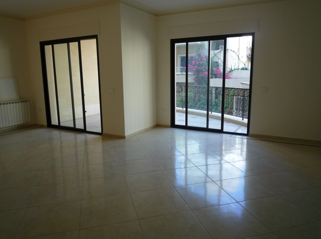 2BR Apartment with Balcony in Lev Tel Aviv for Sale