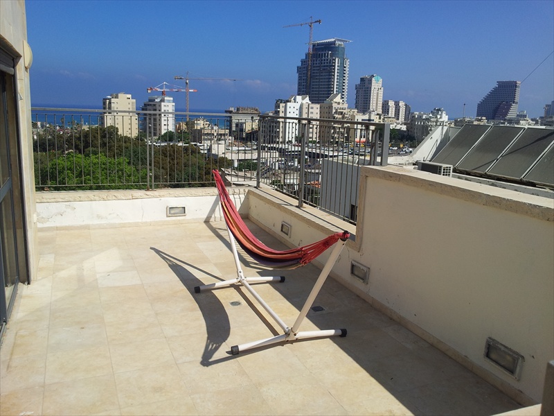 Rooftop Penthouse Near the Beach with Stunning Sea Views