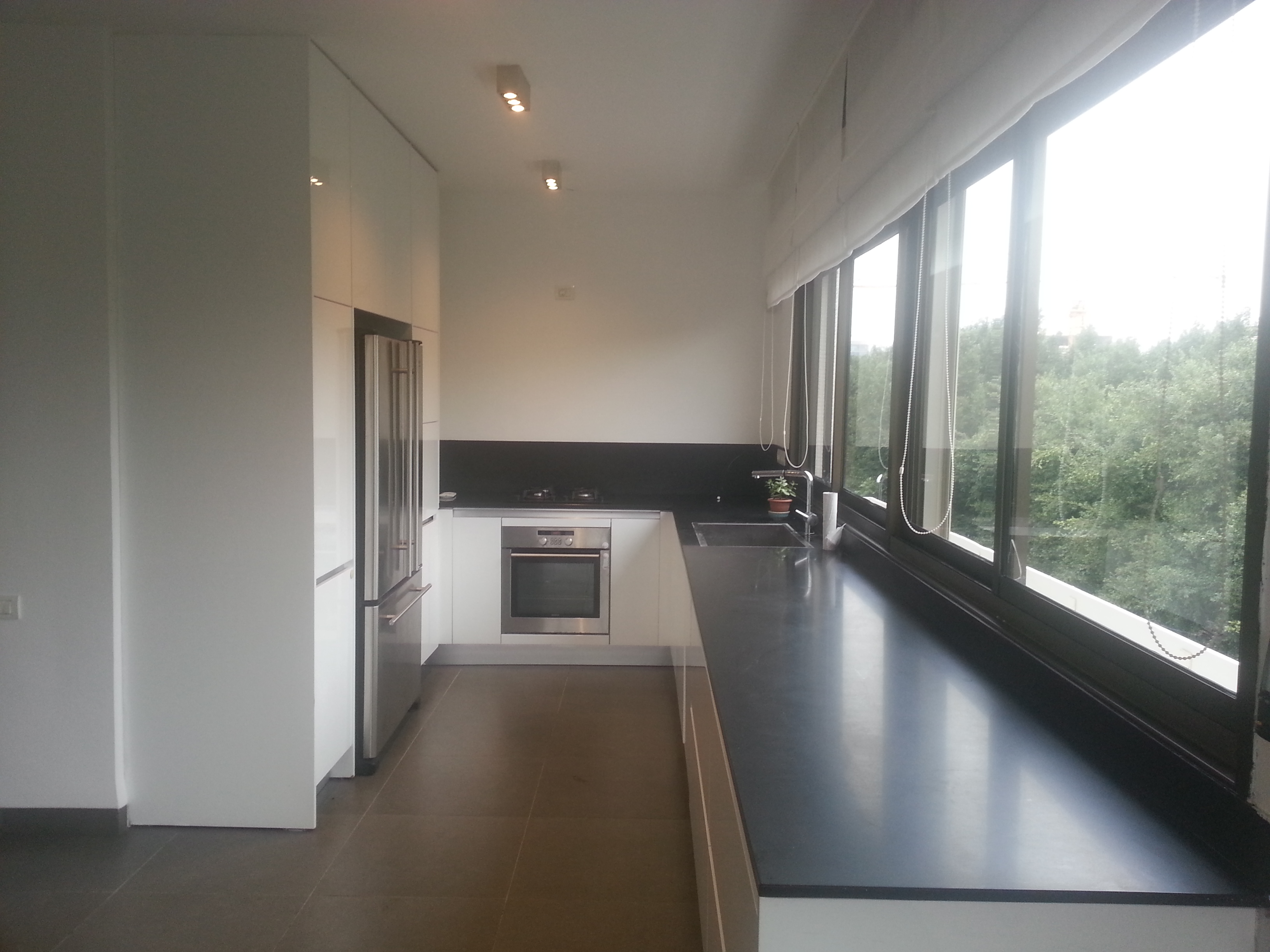 3BR Penthouse for Rent on Sderot Chen in Tel Aviv’s City Center